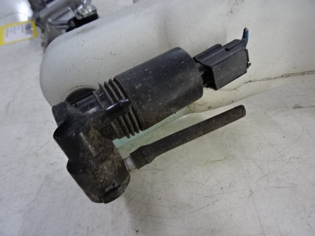 LAVE-GLACE POMPE AVANT Ford Fiesta 6 (JA8) (01-2008/12-2017), Utilisé, Ford