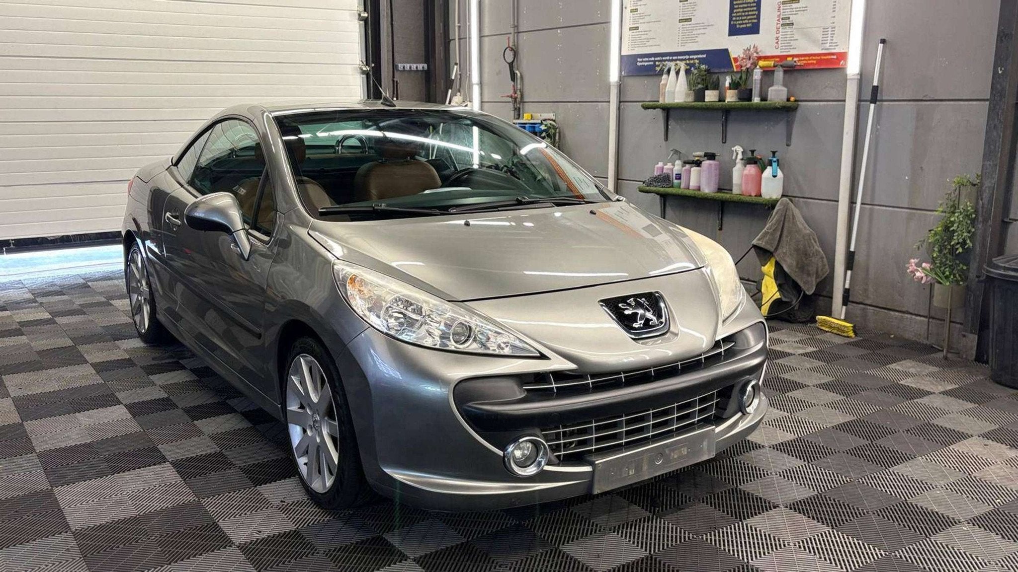 Peugeot 207 cc Cabrio 1.6i AUTOMATIQUE bj. 2007 135.189km, Autos, Achat, https://public.car-pass.be/vhr/d962ad4f-5c39-4f34-a0e1-6e126709c328