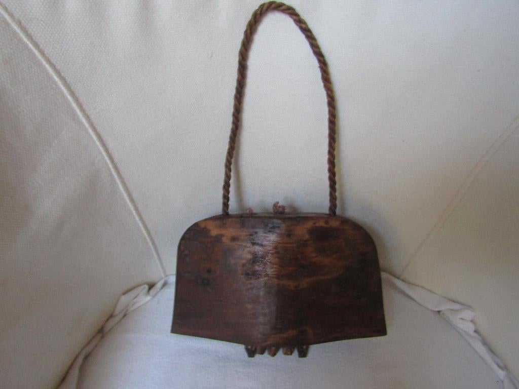 Formidable Cloche de vache en bois, fait main, Enlèvement ou Envoi
