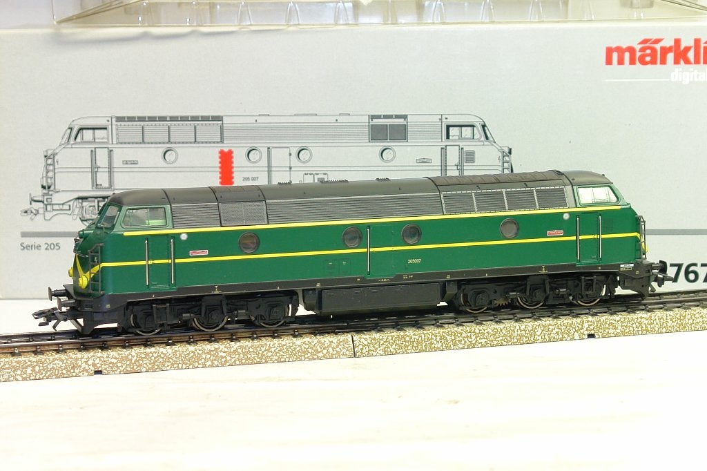 MARKLIN 37672 SNCB NMBS 205007 MONTZEN DIGITAAL 5-POLIG, Wisselstroom, Locomotief, Ophalen of Verzenden, Zo goed als nieuw