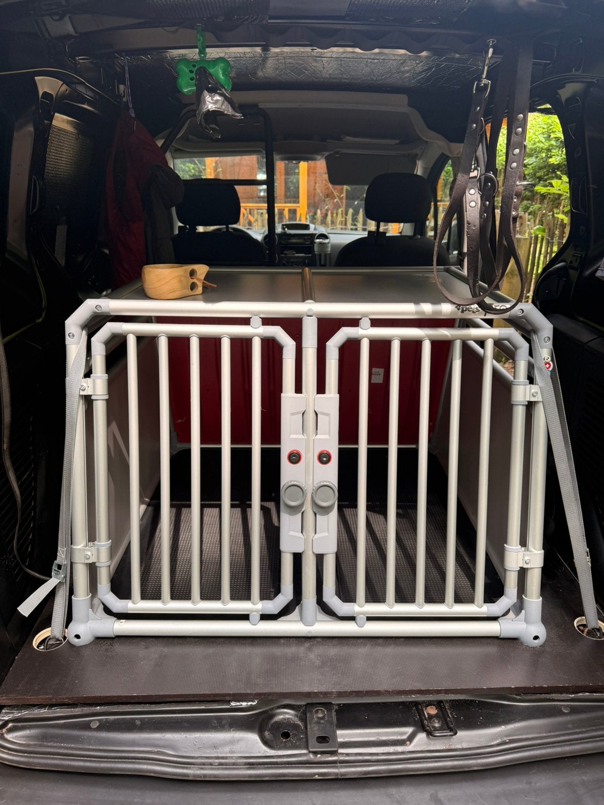 Transportbox/autobench 4Pets Pro 22 large (dubbel), Ophalen, Zo goed als nieuw