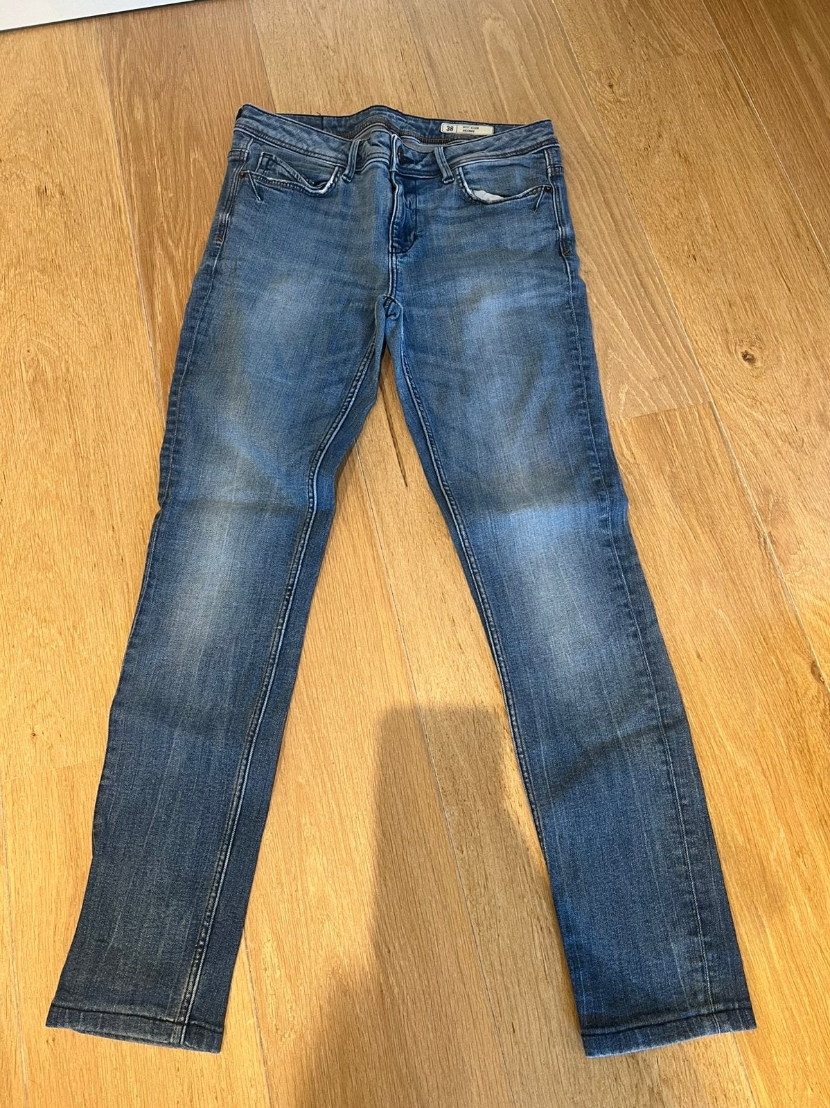 Jeans dames maat 38, Vêtements | Hommes, Jeans, Enlèvement ou Envoi, Comme neuf