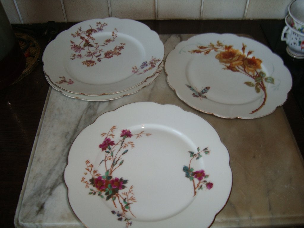 4 assiettes à dessert en porcelaine.Vieux Bruxelles / Paris., Enlèvement