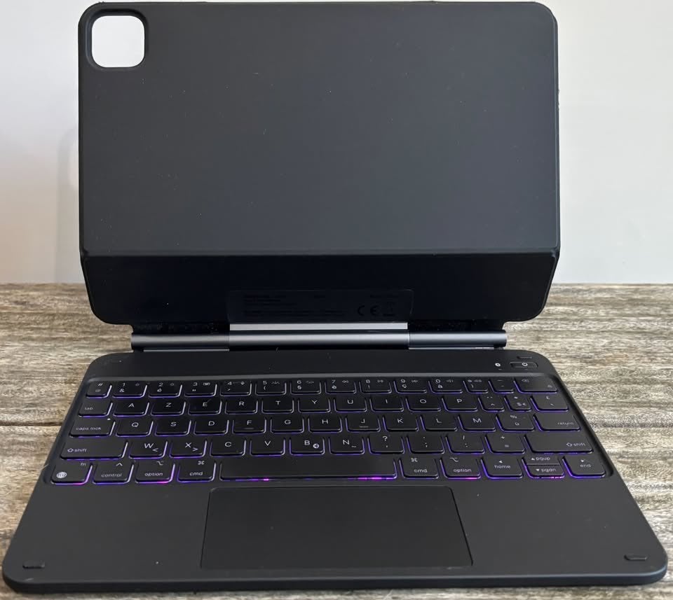 BlueBuilt toetsenbord/beschermhoes & Apple Pencil (USB-C), Ophalen, 11 inch, Bescherming voor- en achterkant, Zo goed als nieuw