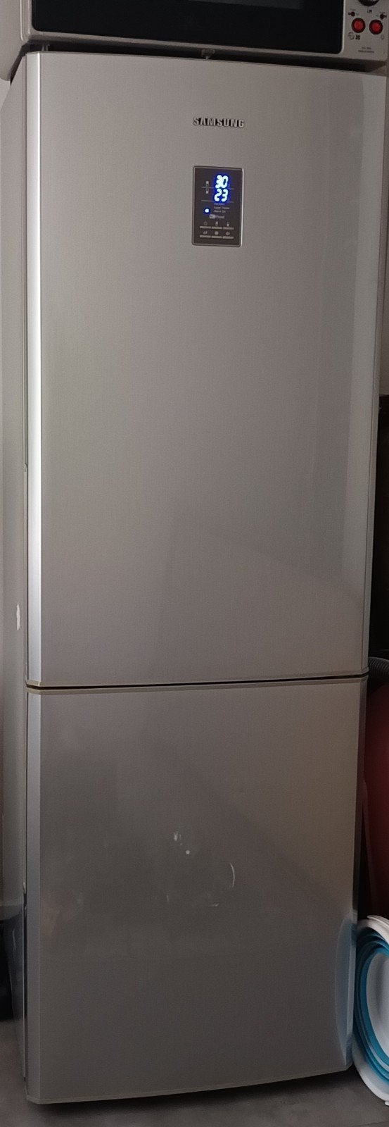 Samsung koelkast te koop – €50
Te koop: Samsung koelkast met, Elektronische apparatuur, Ophalen, Met vriesvak