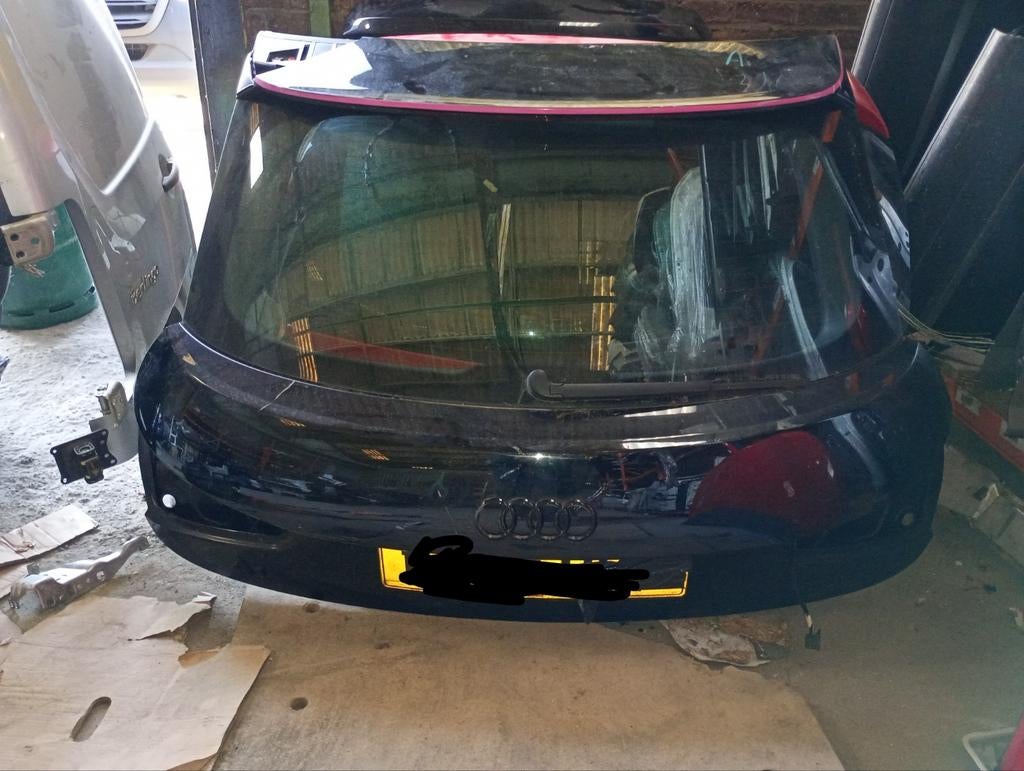 Audi A1 2016 achterklep kofferbak, Ophalen, Audi