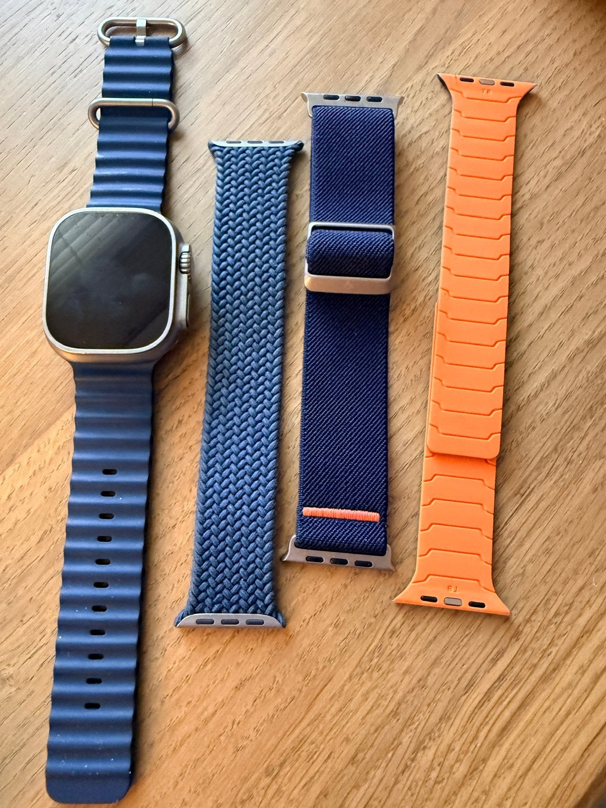 Apple watch Ultra 2 met 4 bandjes doos en lader, Étanche, Gris, Enlèvement ou Envoi, IOS