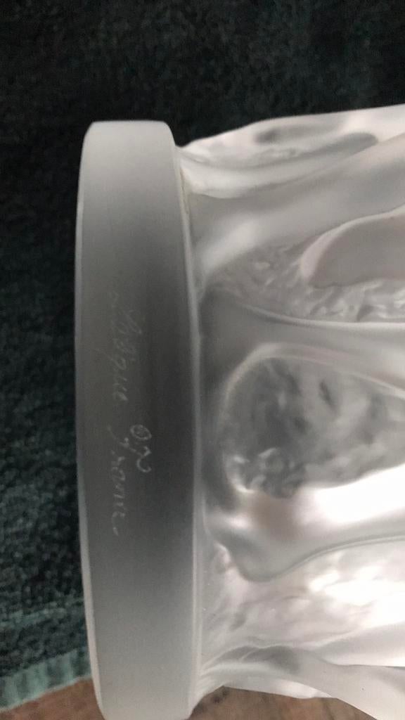 Vase Bachante modèle Lalique, Enlèvement