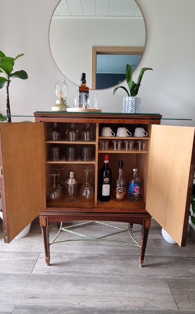 Vintage barkast met glasblad en messing details, Ophalen