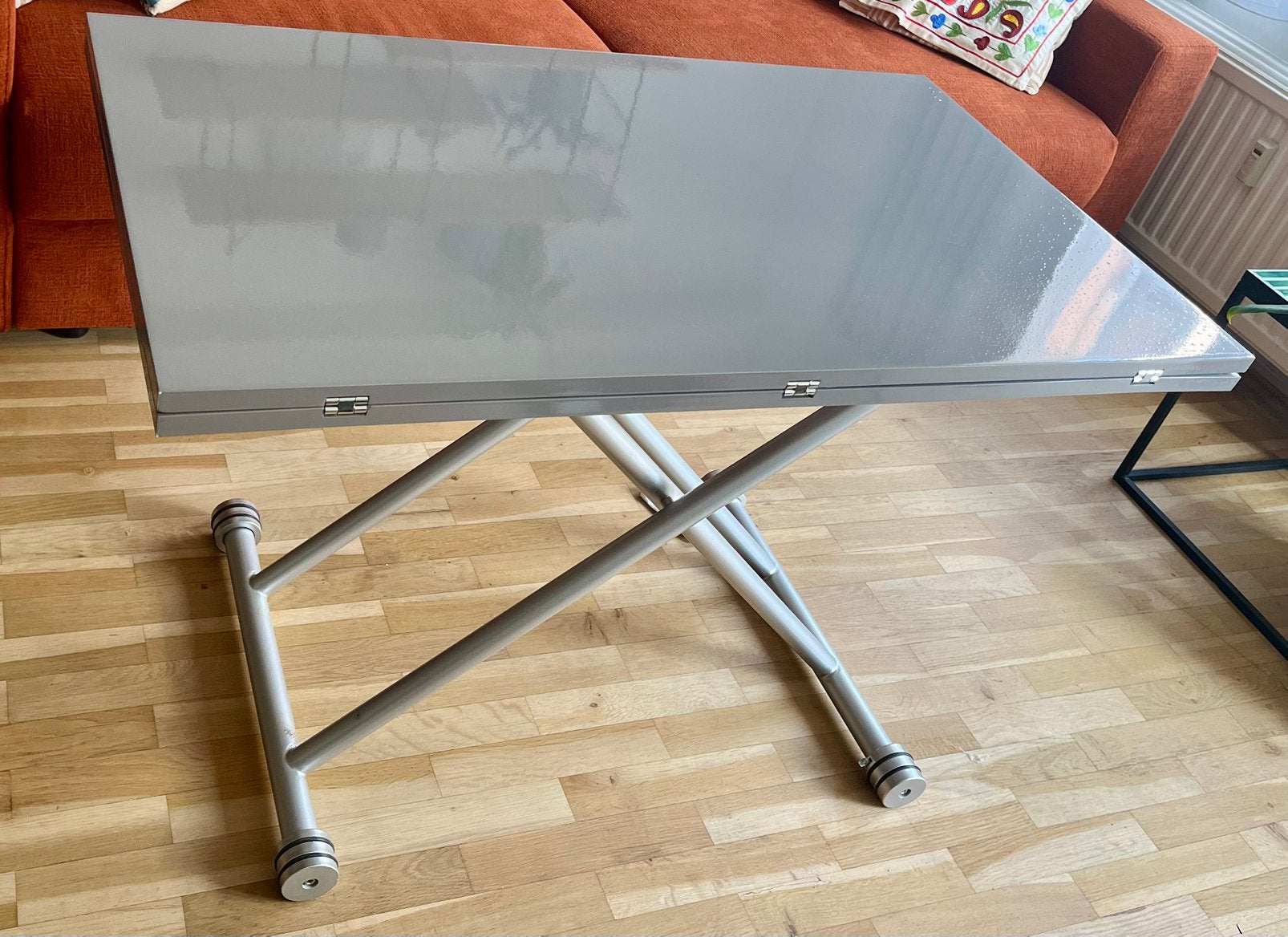 Table à hauteur et taille reglable, Enlèvement, Utilisé