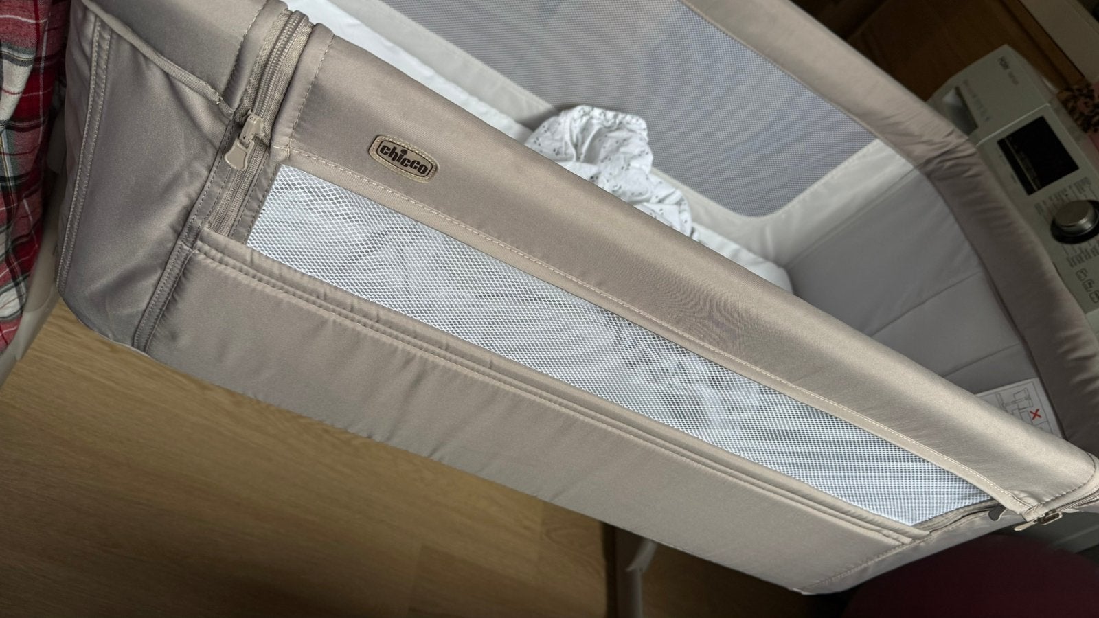 Chicco Next2Me Essential co-sleeper + 2 hoeslakens, Enlèvement, Comme neuf, Berceau