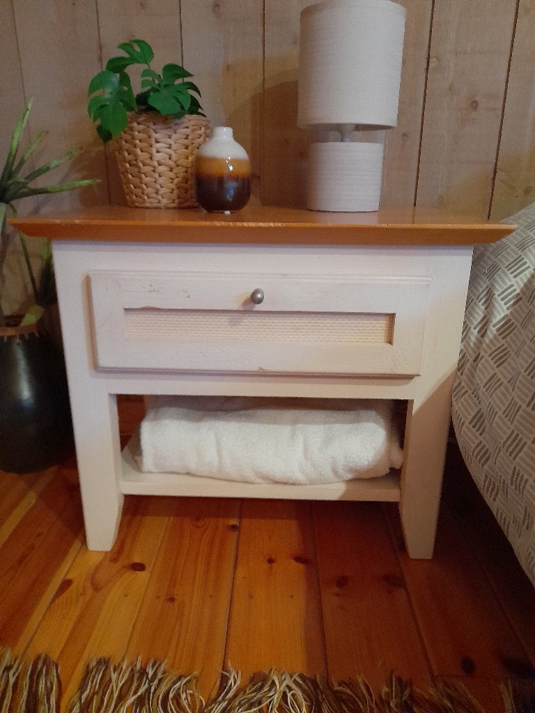 Houten nachtkastje, Ophalen, Gebruikt, Hout