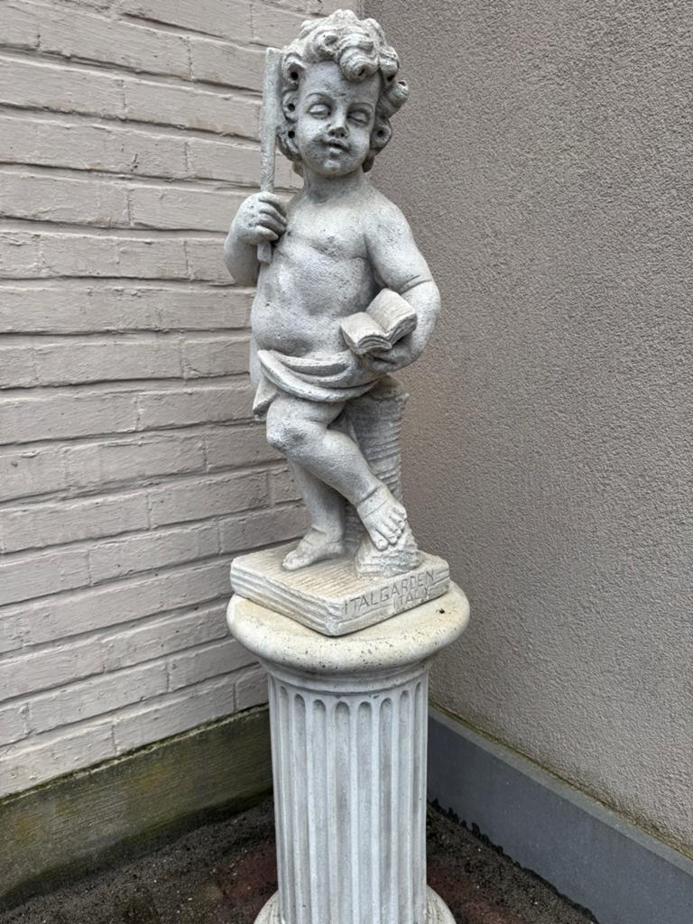 Beeld met sokkel, Ophalen, Zo goed als nieuw, Steen