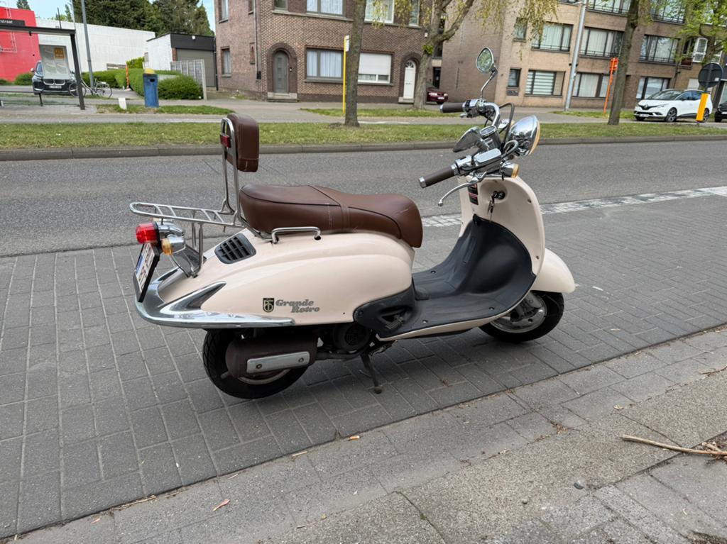 ZNEN ZN125T-E 125cc – 10.933 km – Goede staat, Vélos & Vélomoteurs, Vélomoteurs & Scooters bridés, Autres marques, Enlèvement
