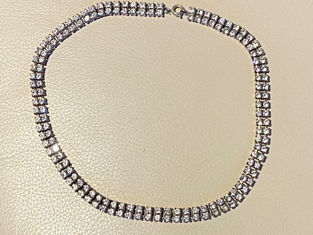 Collier ,ras de cou avec double rangées de brillants:VINTAGE, Enlèvement ou Envoi, Comme neuf, Argent, Autres matériaux