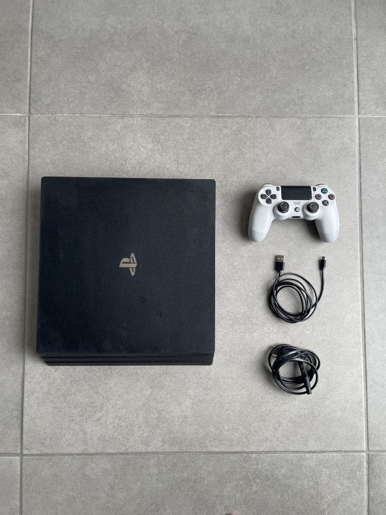 PlayStation 4 Pro 1TB + controller + stroomkabel, Ophalen of Verzenden, Zo goed als nieuw
