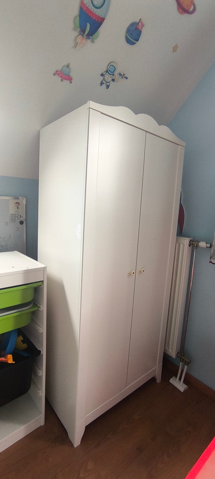 kinder (baby) kledingkast en verzorgingstafel ikea, Ophalen, Gebruikt