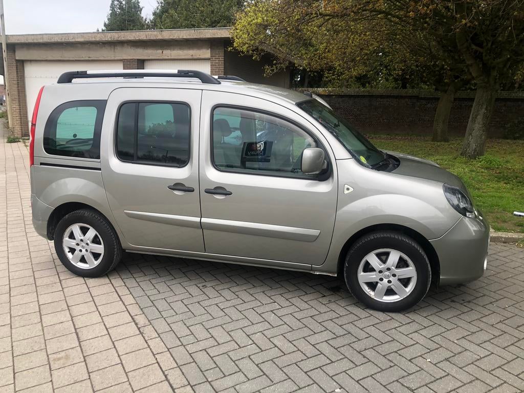 Renault Kangoo 1.6 benzine 2010, Voorwielaandrijving, 4 cilinders, 1600 cc, Beige