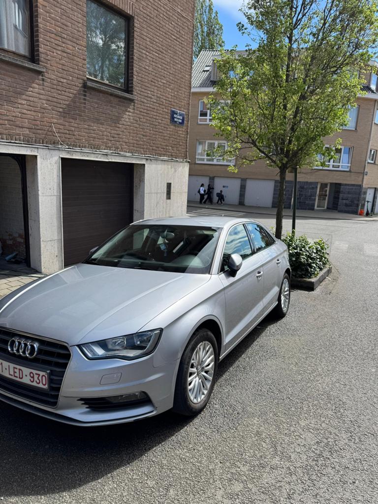 Audi A3 berline Ambiente 1.6 TDI diesel année 2015, Cuir, Achat, Berline, Automatique