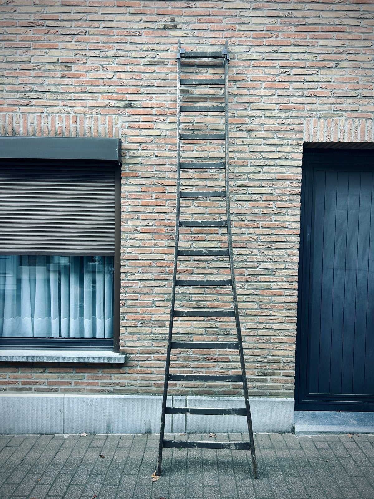 Oude vintage houten ladder, Ophalen