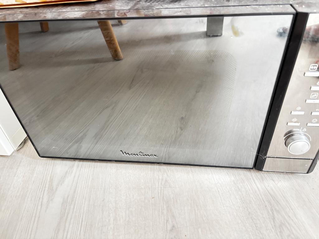 Micro ondes, Enlèvement, Utilisé, 45 à 60 cm, À Poser