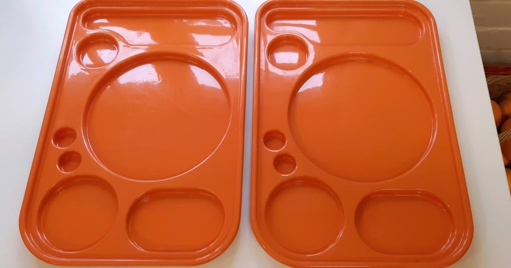 2 AUTHENTUEKE VINTAGE DIENBLADEN 'GUZZINI ', Ophalen