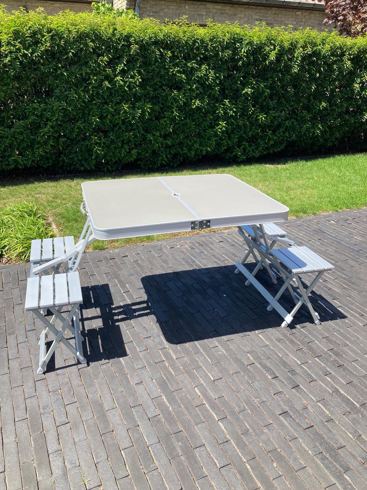 Opvouwbare campingtafel met ingebouwde stoeltjes, Ophalen, Zo goed als nieuw, Campingtafel