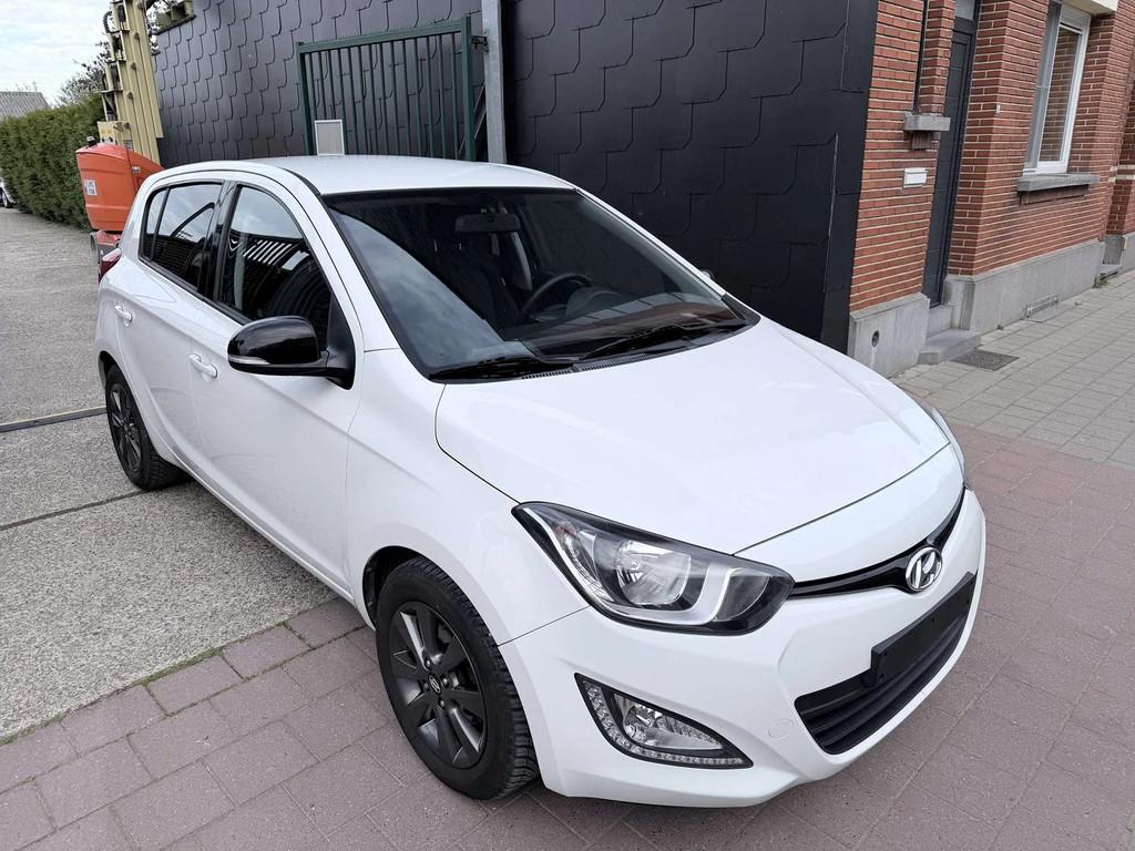 Hyundai i20 1.2 I EDITION COMFORT (bj 2014), Auto's, Hyundai, Euro 5, Stof, Gebruikt, Zwart