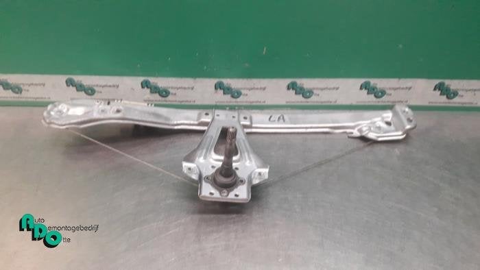 Mécanique vitre 4portes arrière gauche d'un Renault Clio (, Renault, -, 3 mois de garantie, Utilisé