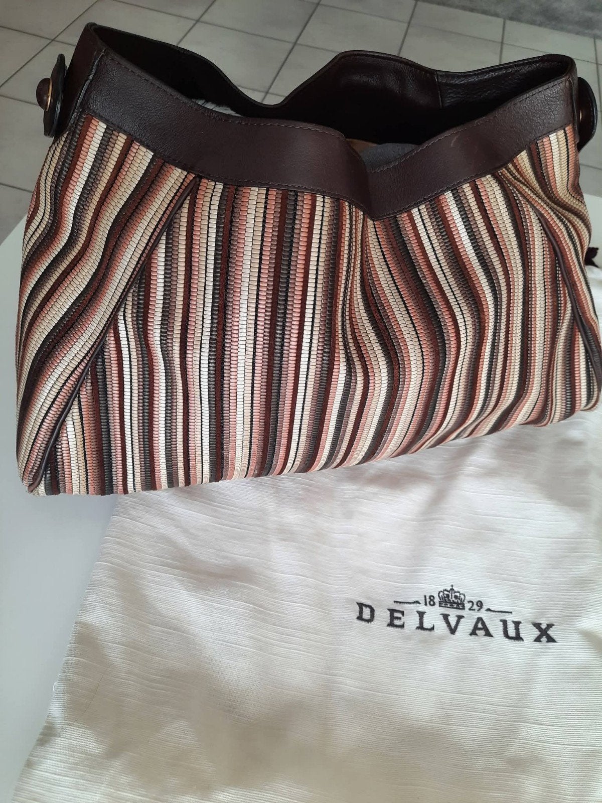 Delvaux handtas met dustzak, Enlèvement, Comme neuf, Brun, Sac à main