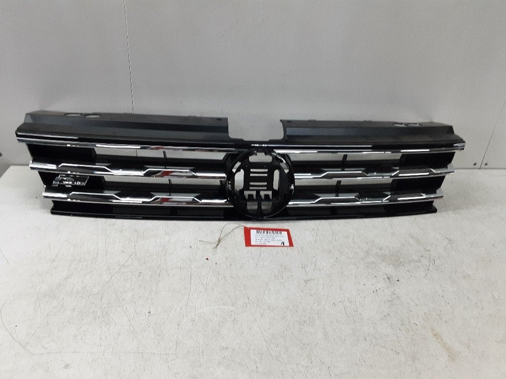 LUCHTROOSTER Volkswagen Tiguan (AD1) (5NN853651H), Gebruikt, Volkswagen, Mevr. I. Hauben, Rue de l'Espoir 34 34
4030  GRIVEGNÉE, BE