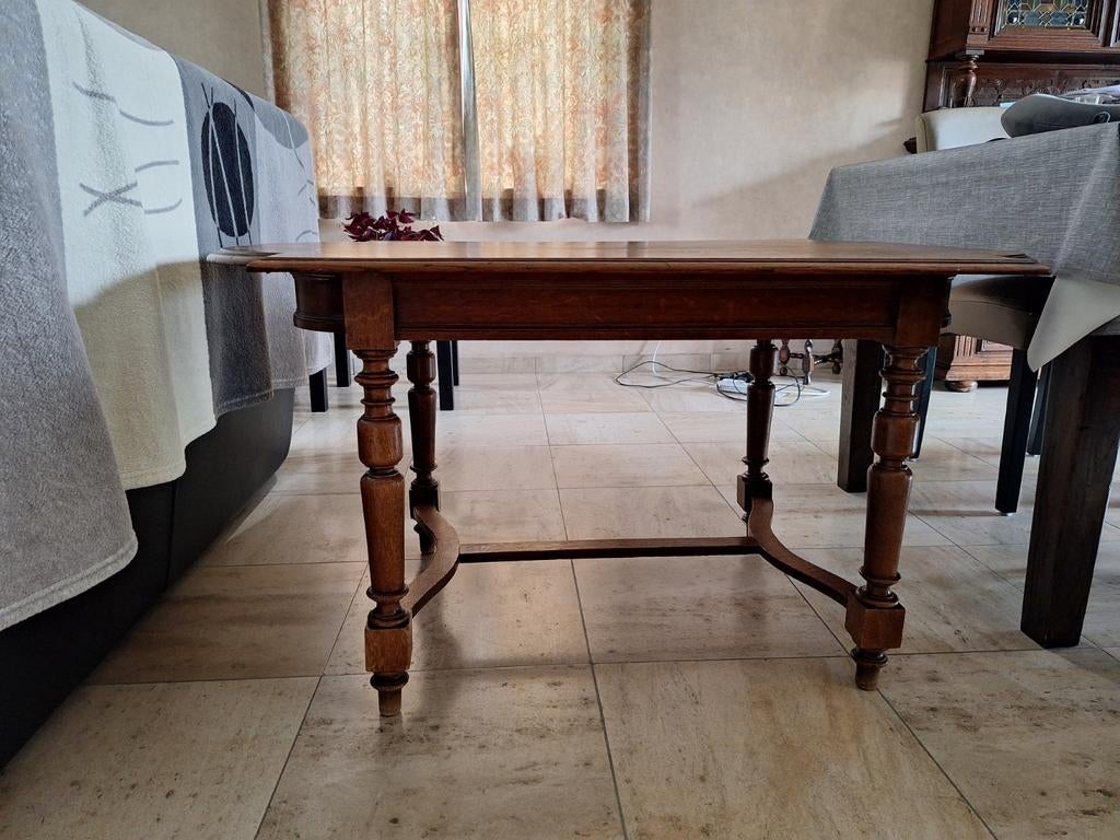 Antieke salontafel vol eik, Ophalen