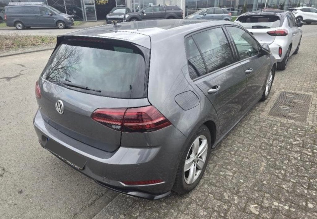 Volkswagen Golf 1.0TSI R-Line DSG 1er Prop Garantie 12 Mois, Autos, Argent ou Gris, Achat, Euro 6, Entretenue par le concessionnaire