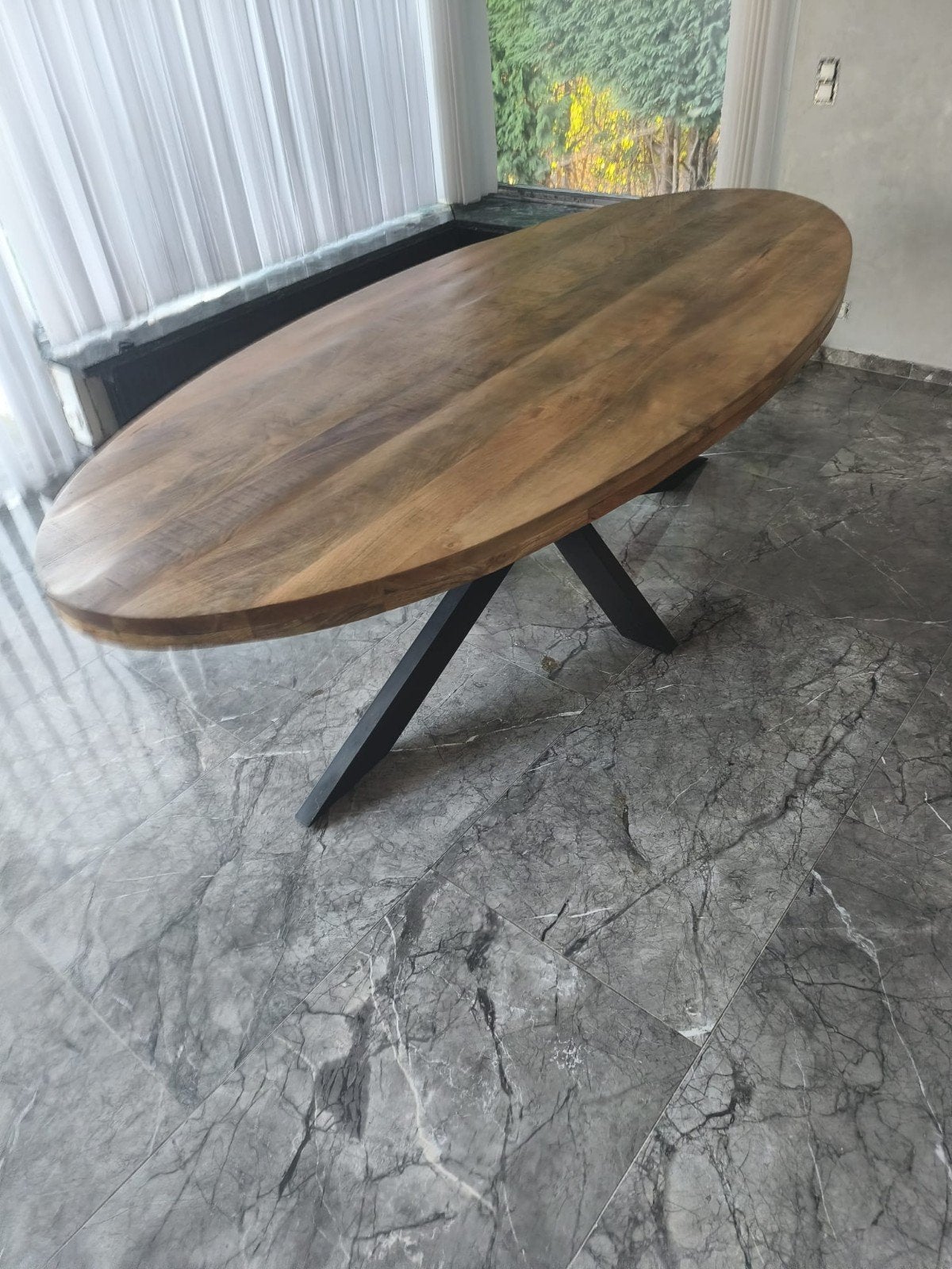 Prachtige ovale eettafel mangohout, Huis en Inrichting, Ophalen, 100 tot 150 cm, 200 cm of meer, Zo goed als nieuw
