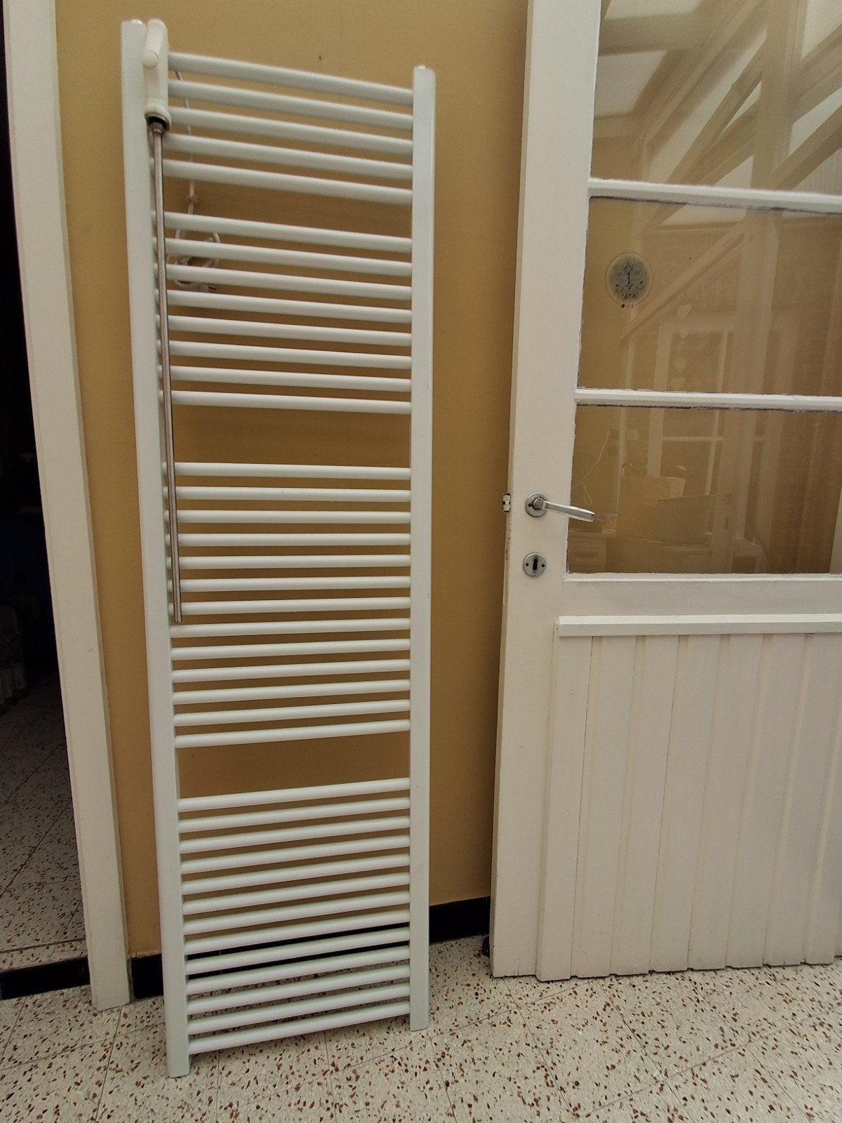 Nieuwe elektrische handdoekradiator ZIH Nauti-TH-1, Bricolage & Construction, Chauffage & Radiateurs, Enlèvement, Radiateur