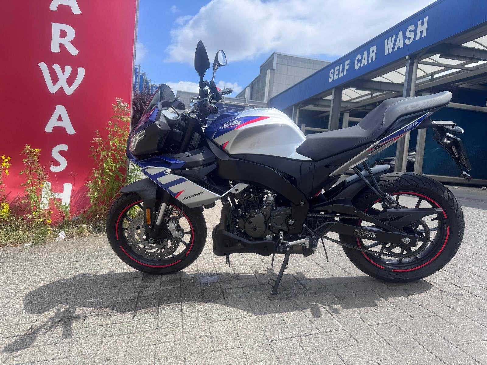Aprilia tuono, Motoren, Bedrijf
