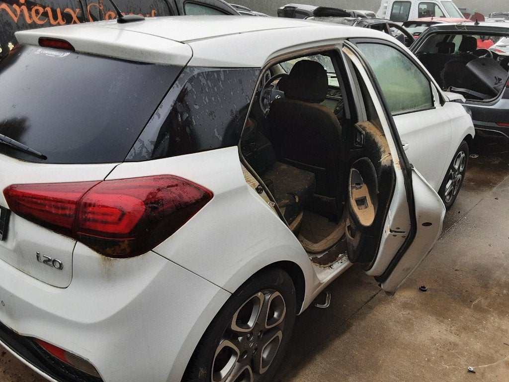 SPATBORD RECHTS ACHTER Hyundai i20 (GBB) (01-2014/08-2020), Hyundai Motor Deutschland GmbH, Gebruikt, Achter, Hyundai