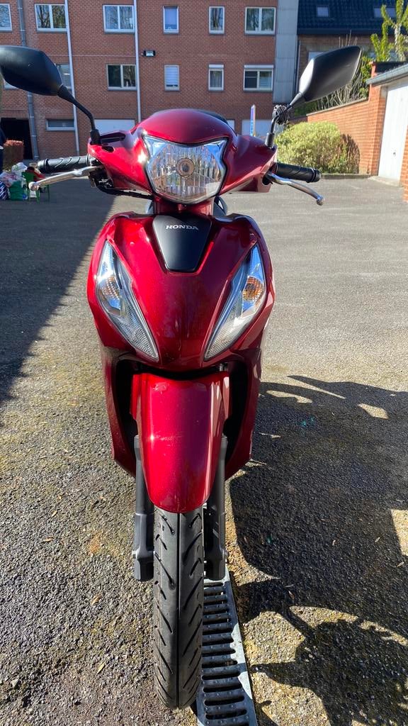 Honda vision 110, Motoren, Occasion, Particulier, 11 kW of minder, Automaat