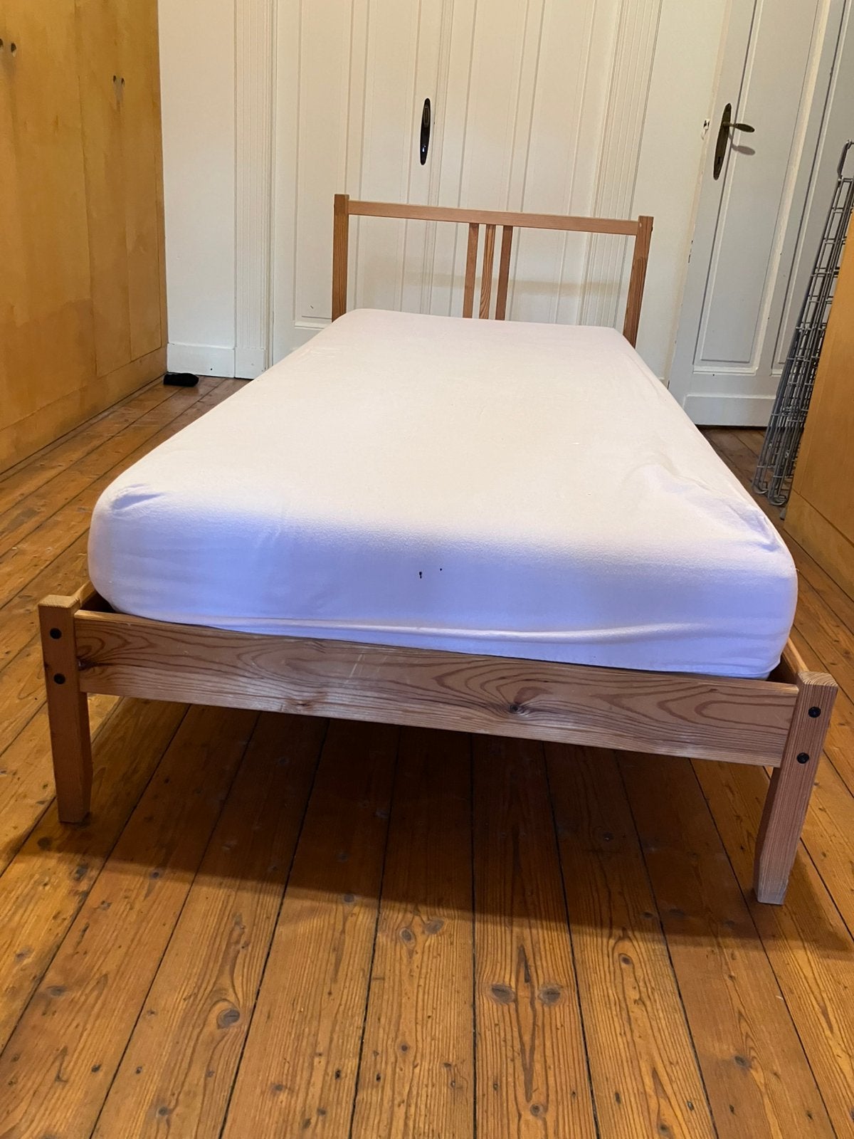 Lit simple avec sommier à lattes et matelas, Maison & Meubles, 90 cm, Une personne, Enlèvement, Utilisé