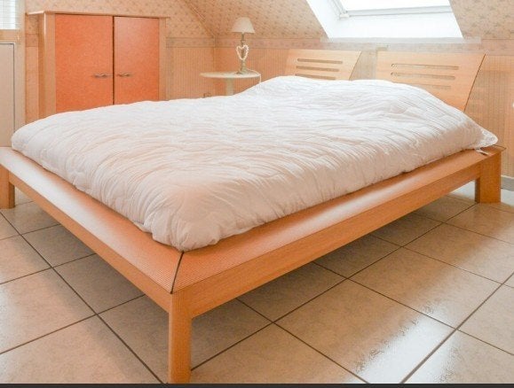 bed +  bijhorende linnen kast, Ophalen, Gebruikt, Bruin, Moedern