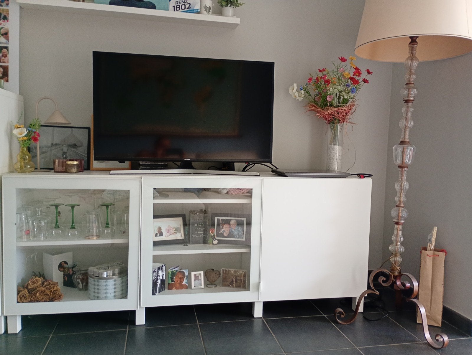tv meubel Besta, Enlèvement
