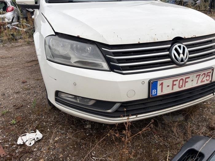 Phare droit d'un Volkswagen Passat, Autos : Pièces & Accessoires, Volkswagen, -, 3 mois de garantie, Utilisé