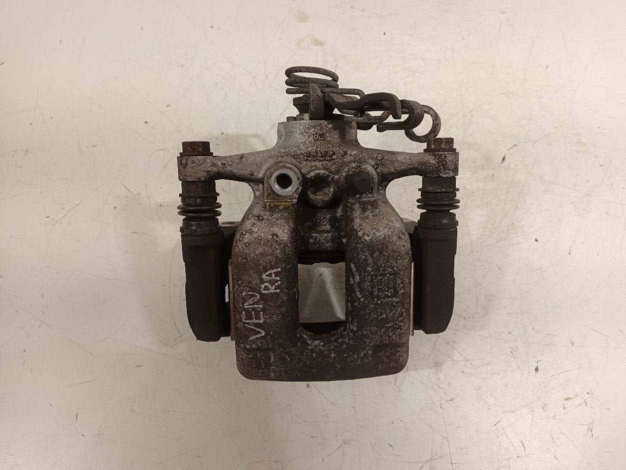 Remklauw rechts achter Opel Astra, Onderdelen@venauto.nl, Van der Ven Autorecycling B.V., Ettenseweg 76, 4706 PB Roosendaal, The Netherlands