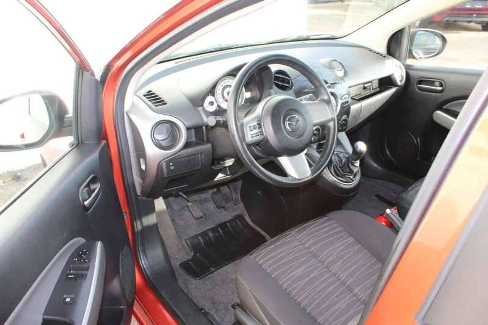 Mazda 2 1.3i Airco/5Deurs incl. 2JAAR garantie!, Achat, Entreprise, https://public.car-pass.be/vhr/9889932d-d9b8-4e3c-a6f5-a3821e7c8cbc