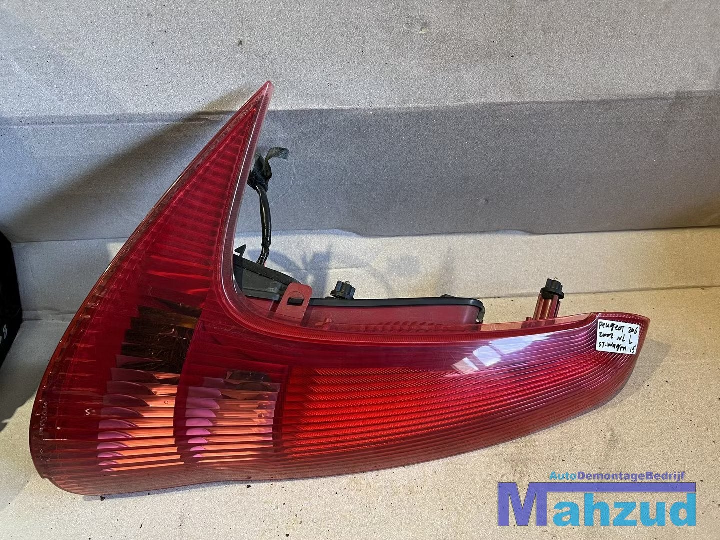 PEUGEOT 206 SW Station Links achterlicht 2002-2007, Taurusavenue 1
2132 LS  Hoofddorp, NL, Gebruikt, Contact.group@renault.com