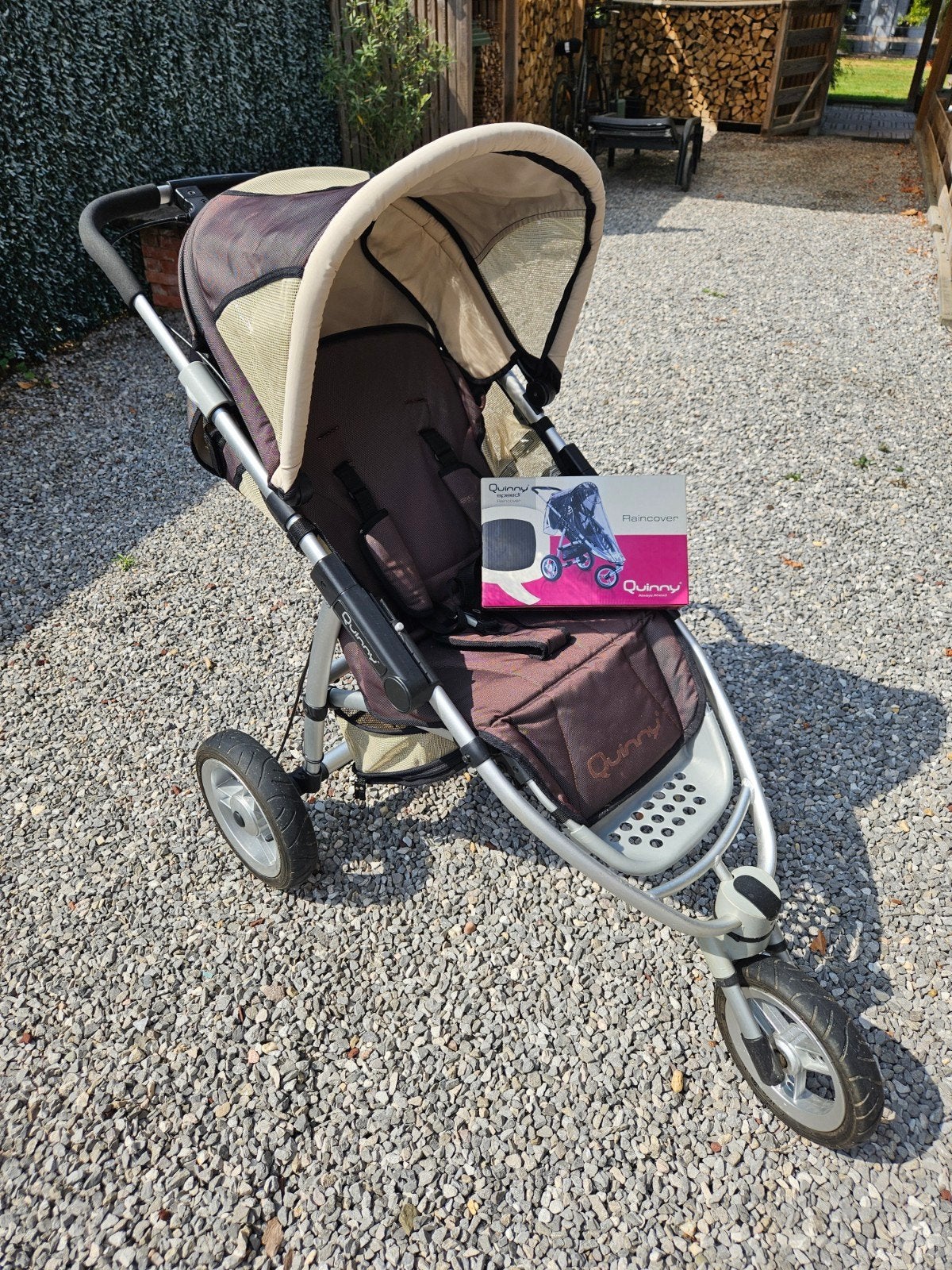 Quinny Speedi bruine en beige kinderwagen, Kinderen en Baby's, Ophalen, Zo goed als nieuw, Quinny, Regenhoes