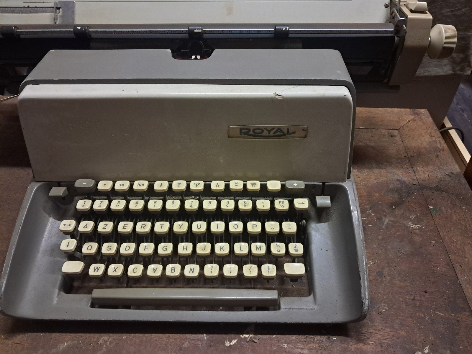 Draagbare typmachine, Diversen, Ophalen