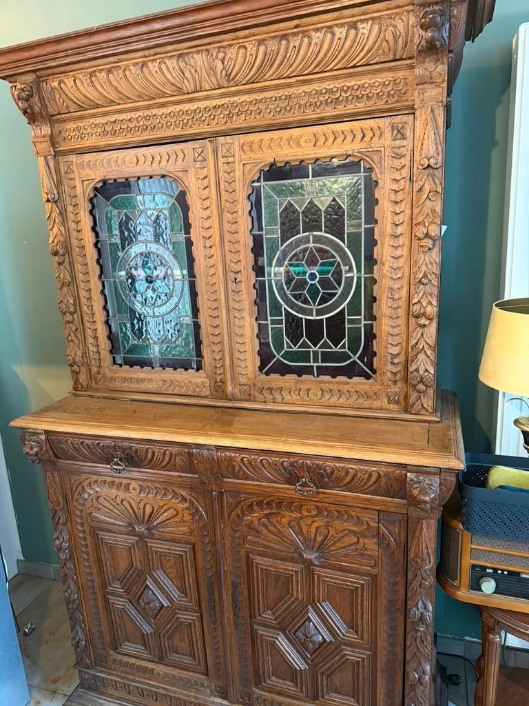 Belle armoire d’époque avec vitraux, Ophalen