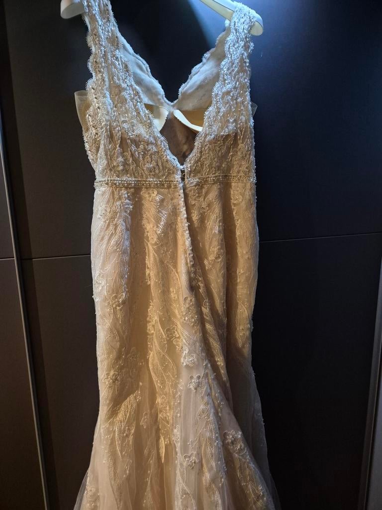Prachtige trouwjurk maat 38 één keer gedragen, Kleding | Dames, Trouwkleding en Trouwaccessoires, Ophalen