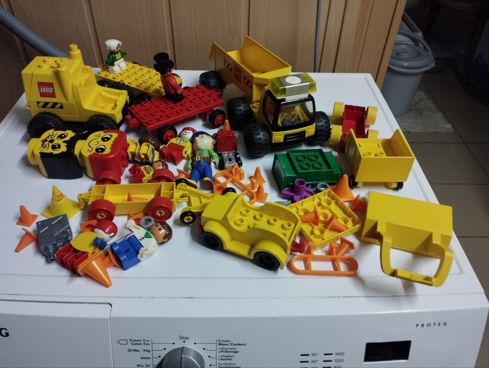 Een speelgoed pakket van al verschillende legoblokjes, Ophalen